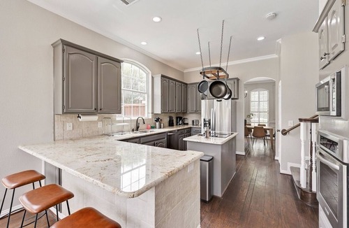 Plano Villa | Luxurious Plano Home with Pool, Spacious Back Yard