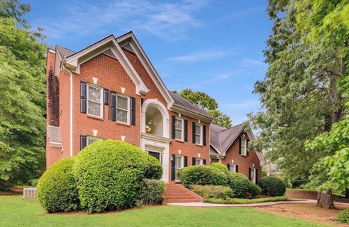 Conyers House | Luxurious POOL 5BR Oasis, Sleeps 10, Office, Deck