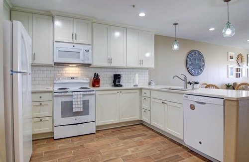 Port Aransas Condo | Luxurious Port A Retreat at the Grand Caribbean - 2bdr/2ba