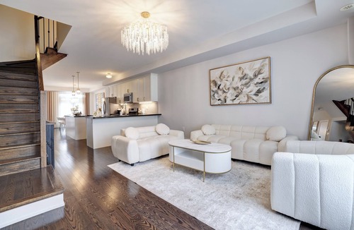 Lakeview House | Luxurious Port Credit |Lakefront, Dining & Shopping