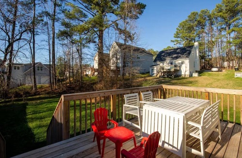 Apex Cottage | Luxurious Private Cottage - Walk to Downtown Apex