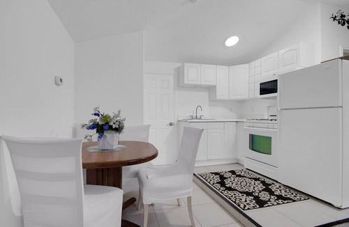 Holladay House | Luxurious Private Estate with Hot Tub. Game Room, Grand Piano- Near Ski Resort