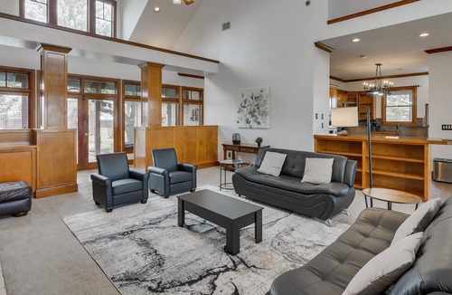 Weston House | Luxurious Ranch Style Home w Oasis Backyard & Pool