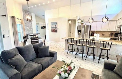 Tampa House | Luxurious Relaxation Home - Pool Games/8PPL-4BR