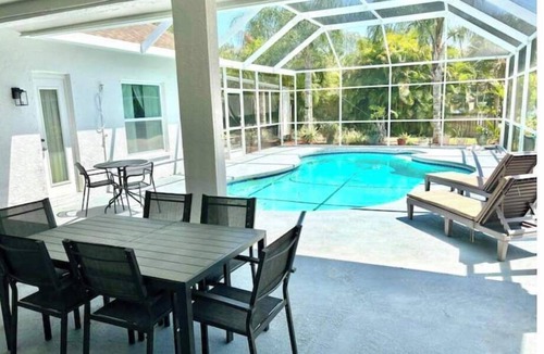 Tampa House | Luxurious Relaxation Home - Pool Games/8PPL-4BR