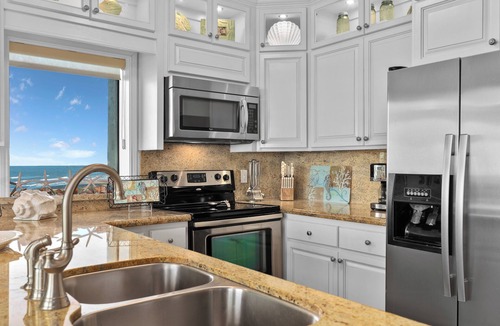 South Padre Island Condo | LUXURIOUS, REMODELED, SPACIOUS PENTHOUSE CONDO WITH AWESOME BEACH VIEWS!