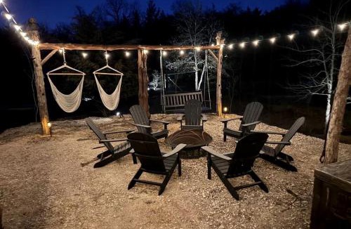 Honey Grove House | Luxurious Remodeled Airstream with Wraparound Deck and Spa near Honey Grove, Texas