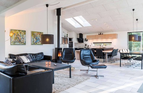 Henne House | Luxurious Retreat in Henne Strand-By Traum