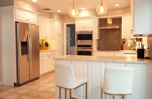 Stamford House | Luxurious Riverside Ranch with Panoramic Views