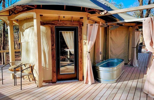 Miller Grove House | Luxurious Romantic Glamping Cabin with Outdoor Tub near Lake Fork in East Texas