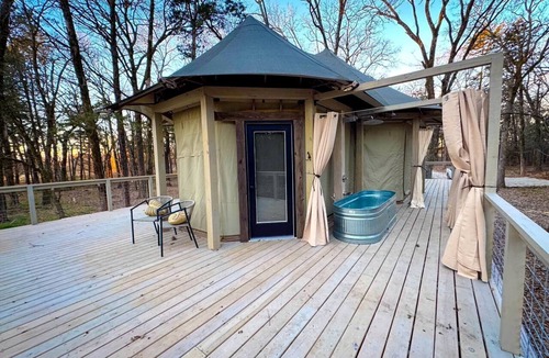 Miller Grove House | Luxurious Romantic Glamping Cabin with Outdoor Tub near Lake Fork in East Texas
