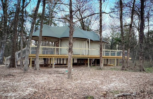 Miller Grove House | Luxurious Romantic Glamping Cabin with Outdoor Tub near Lake Fork in East Texas