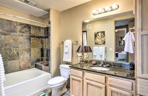 Southside Condo | Luxurious Santa Fe Retreat w/ Community Pool!