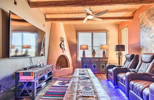 Southside Condo | Luxurious Santa Fe Retreat w/ Community Pool!