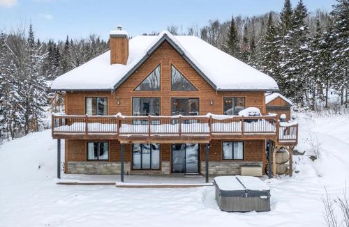 Saint-Faustin-Lac-Carre Ski Chalet | Luxurious Scandinavian Golf Chalet with Private Spa