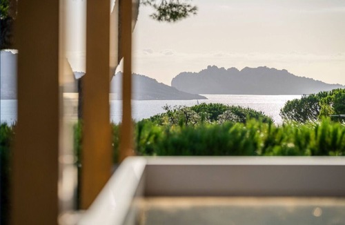 Roucas-Blanc Villa | Luxurious sea view villa in prestigious residence