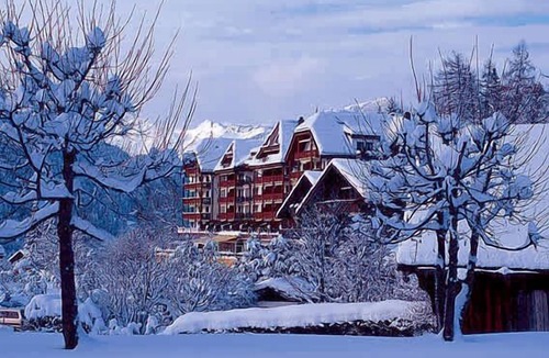 Gstaad Apartment | Luxurious serviced Flat in TOP 5 Star Park Hotel