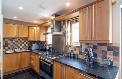 Woodseats House | Luxurious Sheffield Villa 3bed with Stunning Views