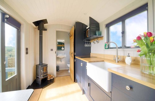 Sidmouth Cabin | Luxurious Shepherds Huts, Outdoor Baths, Sea Views