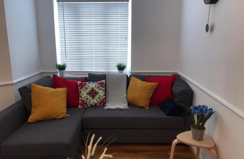 Northumberland Heath Apartment | Luxurious & Spacious 5 Bedroom Property