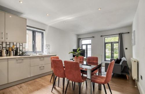 Southfields Apartment | Luxurious Spacious Apartment 2BR 2BA