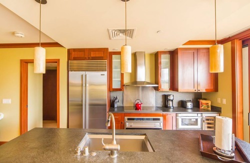 Ko Olina Villa | Luxurious, Spacious, High-end Beachfront Vacation Villa Free Parking