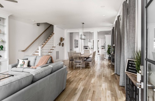 Edgehill House | LUXURIOUS & SPACIOUS TOWN HOME LOCATED 1-1/2 MILES TO DOWNTOWN NASHVILLE