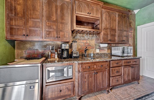 Bentonville House | Luxurious & Spacious Bentonville Custom European Home- Remodel-w/Oasis Pool!
