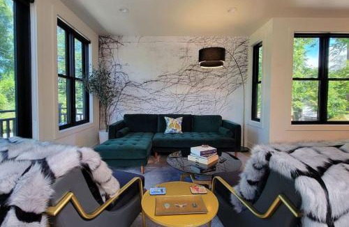 Jacksonville House | Luxurious Station House Suite A