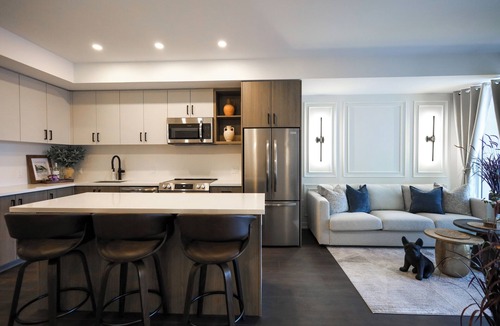 Big Bay Point Condo | Luxurious Stay at Friday Harbour + Swimming Pool & Hot Tub