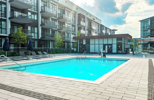 Innisfil Condo | Luxurious Stay at Friday Harbour Resort Lake Simcoe
