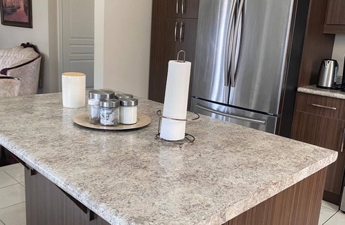Thorold House | Luxurious Stay In Niagara Region