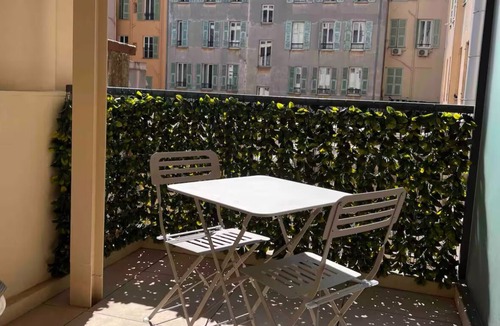 Jean-Medecin Apartment | Luxurious Studio w/separate sleeping area