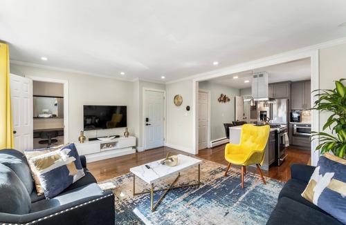 Irvington Apartment | Luxurious Suburban 3BR Oasis