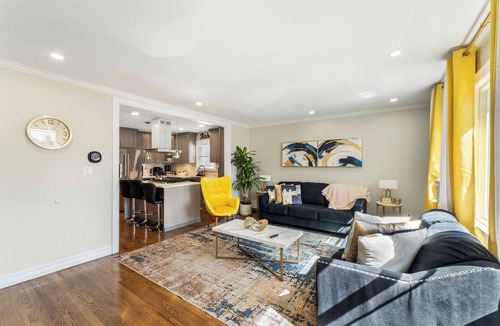 Irvington Apartment | Luxurious Suburban 3BR Oasis