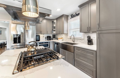 Irvington Apartment | Luxurious Suburban 3BR Oasis