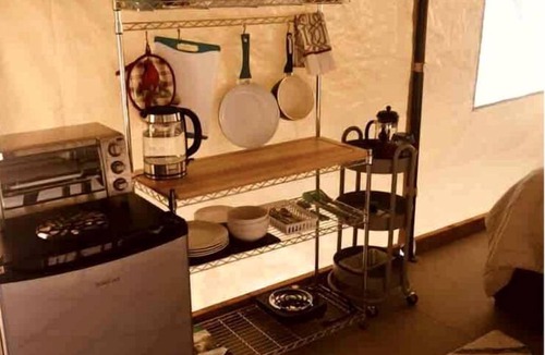 Glenwood RV Rental | Luxurious Tent for a Romantic Getaway in Mountain View Village, Hawaii