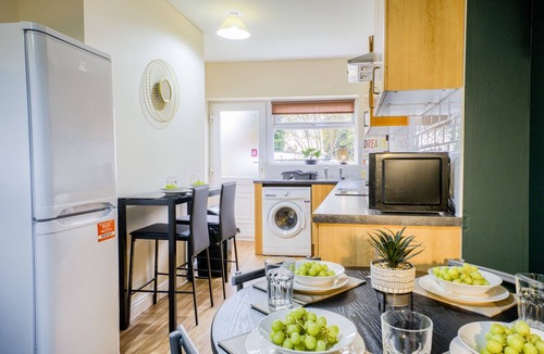 Tatenhill House | Luxurious Tile Hill House with Garden