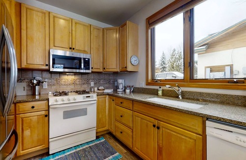 Steamboat Springs Condo | Luxurious Townhome Featuring a Shared Pool and Shuttle