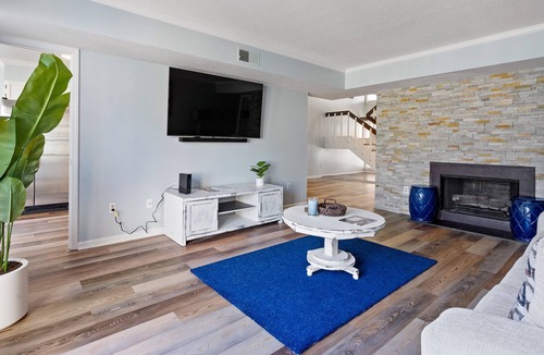 Gunter Afs House | Luxurious Townhome w/sparkling private pool!