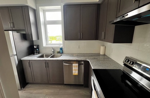 Airport Road Business Centre House | Luxurious townhouse condo yyz