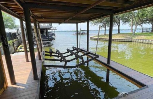 Carolyn Estates House | Luxurious, Tranquil, 4BR Lakefront Villa