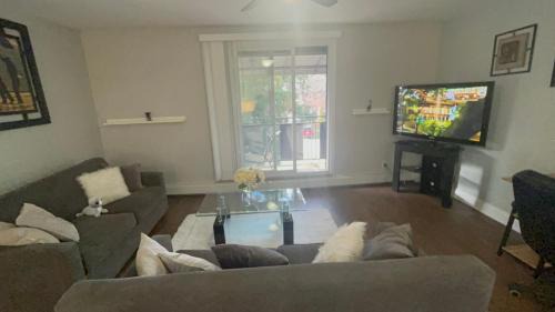 Burlington Apartment | Luxurious Two Bedroom Apartment