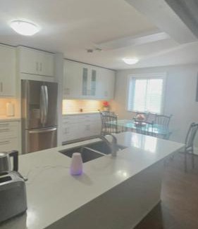 Burlington Apartment | Luxurious Two Bedroom Apartment