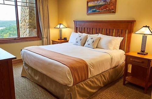 Ridgedale Resort | Luxurious units at The Cliffs at Long Creek!