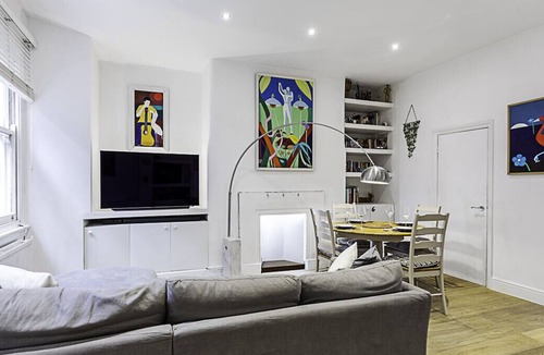 West Kensington Apartment | Luxurious Victorian Home