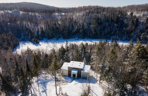 La Conception Ski Chalet | Luxurious Villa Tremblant 4 Bdrs W Hot Tub B85