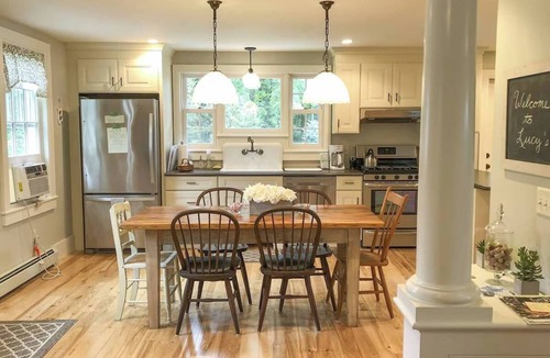 Town of Ledyard House | Luxurious Village Town House close to Inns, Spa