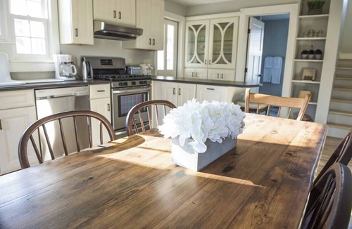 Town of Ledyard House | Luxurious Village Town House close to Inns, Spa