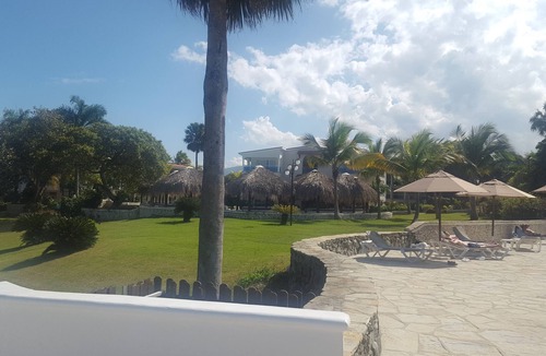 Los Brazos Resort | Luxurious Villas, and suites. Sandy Beaches